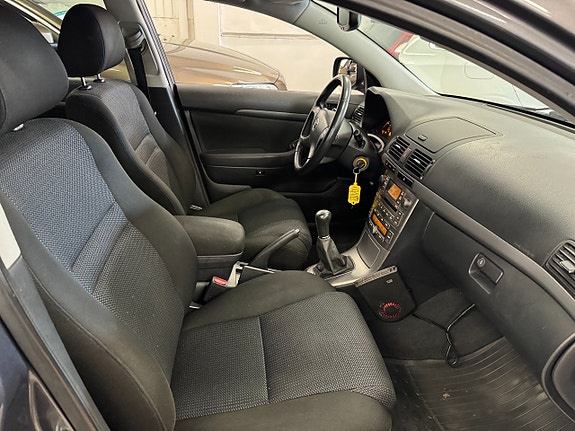 Toyota Avensis 17 of 24