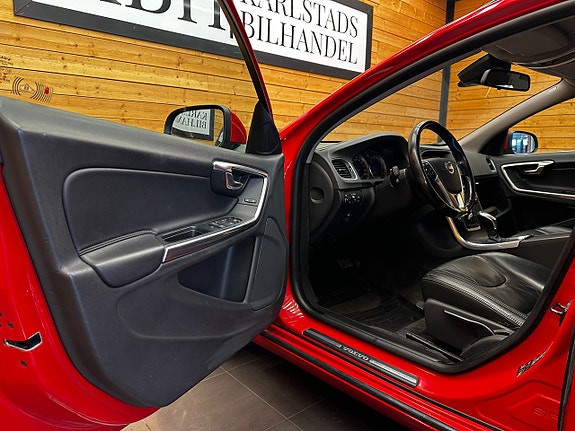 Volvo V60 14 of 24