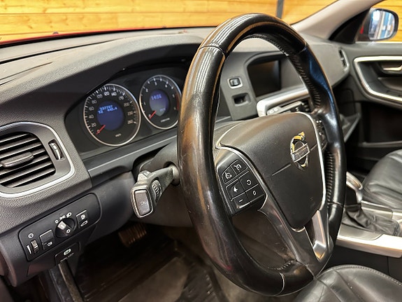 Volvo V60 11 of 24