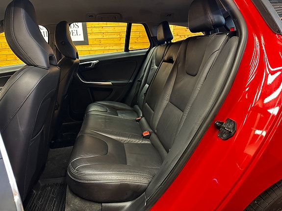 Volvo V60 17 of 24