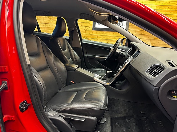 Volvo V60 22 of 24