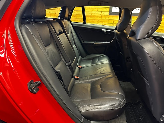 Volvo V60 19 of 24