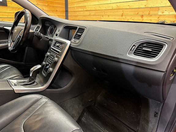 Volvo V60 23 of 24