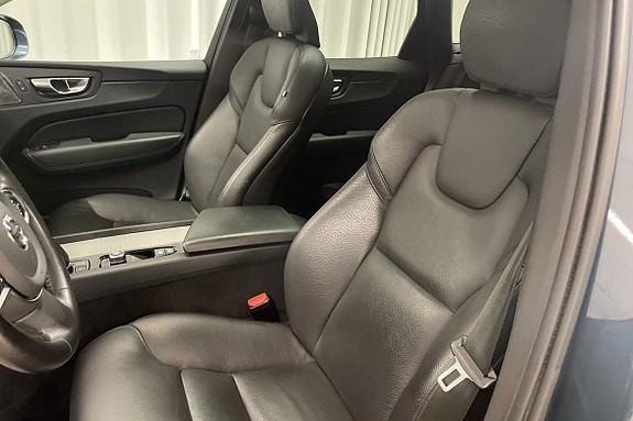 Volvo XC60 16 of 18
