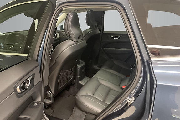 Volvo XC60 11 of 18
