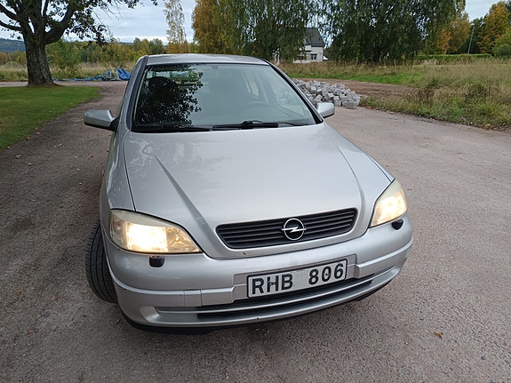 Opel Astra 2 of 8