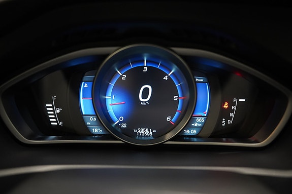 Volvo V40 12 of 21