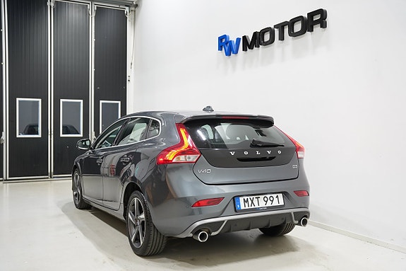 Volvo V40 4 of 21