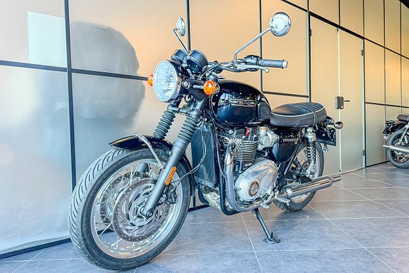 Triumph Bonneville T120 2 of 5