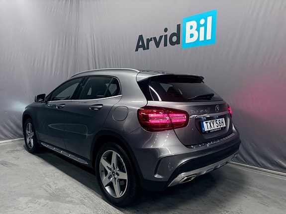 Mercedes-Benz GLA200 5 of 28