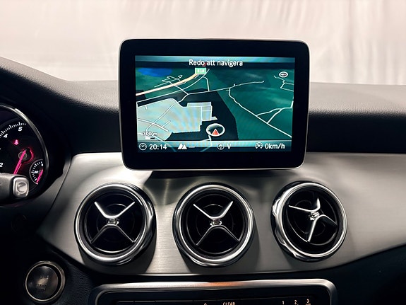 Mercedes-Benz GLA200 17 of 28