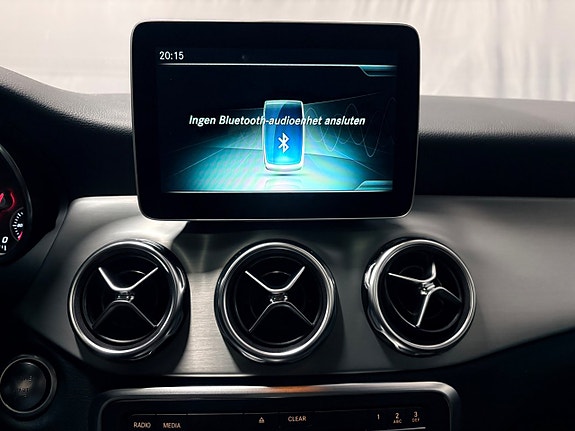 Mercedes-Benz GLA200 19 of 28