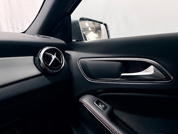 Mercedes-Benz GLA200 24 of 28