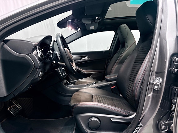 Mercedes-Benz GLA200 10 of 28