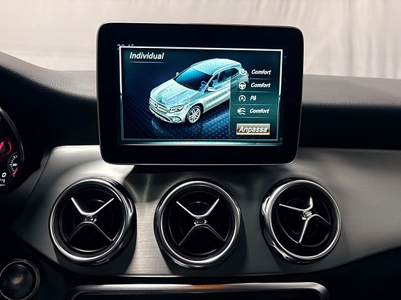 Mercedes-Benz GLA200 18 of 28
