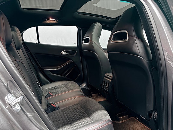 Mercedes-Benz GLA200 28 of 28
