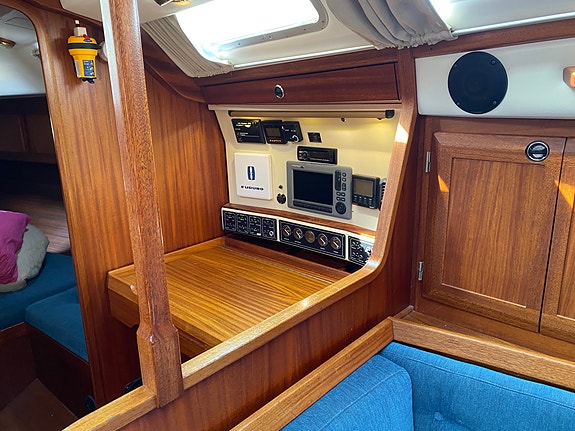 Sweden yachts 390 10 of 16