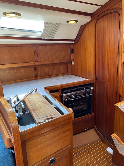 Sweden yachts 390 6 of 16