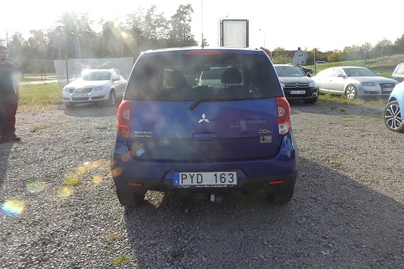 Mitsubishi Colt 3 of 11