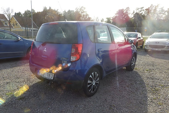 Mitsubishi Colt 4 of 11