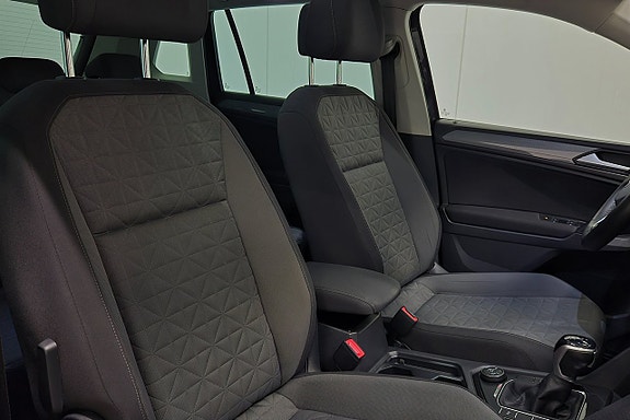 Volkswagen Tiguan 9 of 17