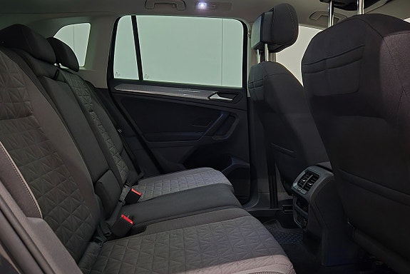 Volkswagen Tiguan 11 of 17