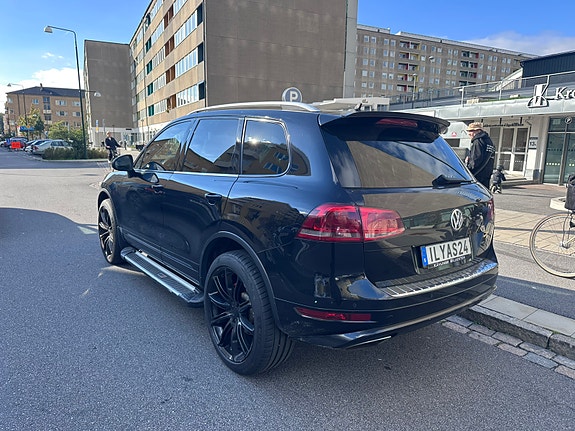Volkswagen Touareg 4 of 6