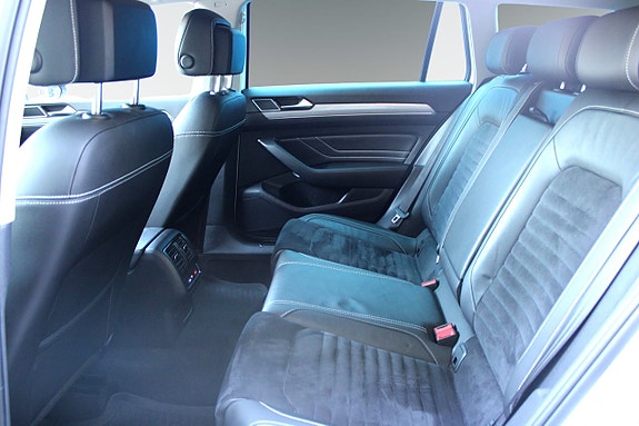 Volkswagen Passat 12 of 13