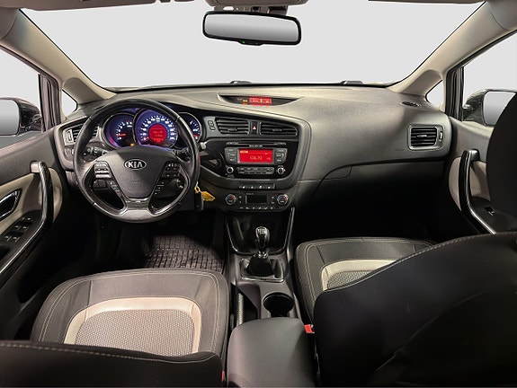 Kia Ceed 10 of 23