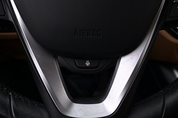 BMW i4 8 of 26