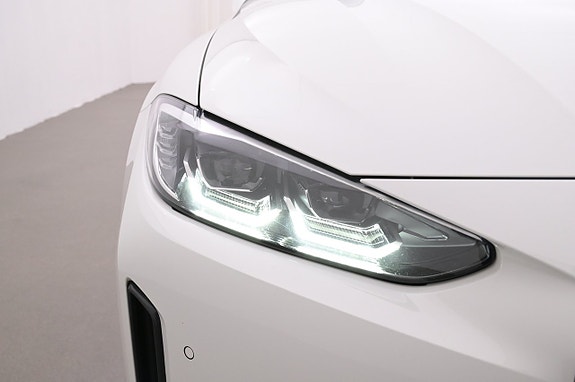 BMW i4 25 of 26