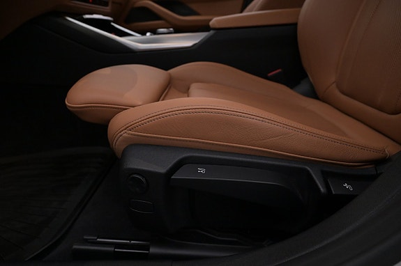 BMW i4 12 of 26