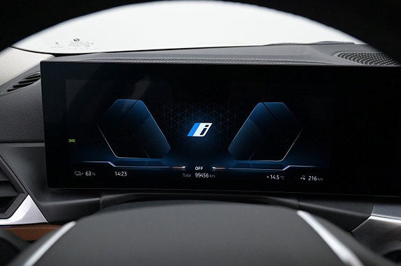 BMW i4 9 of 26