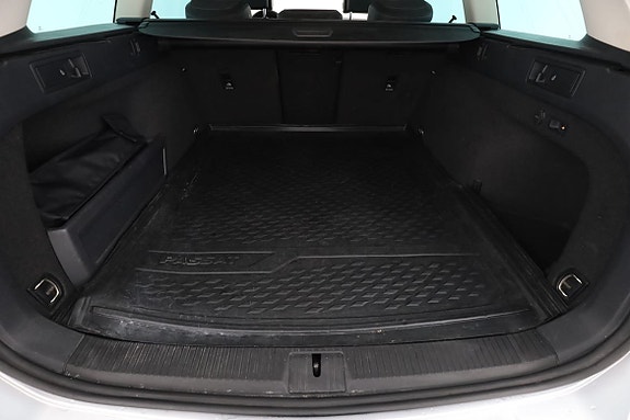 Volkswagen Passat Alltrack 18 of 30
