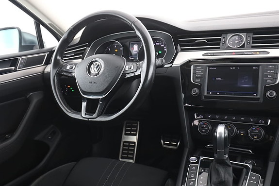Volkswagen Passat Alltrack 14 of 30