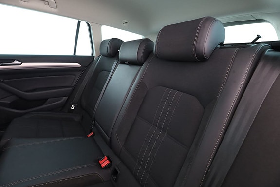 Volkswagen Passat Alltrack 15 of 30