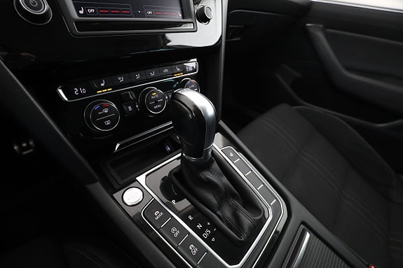 Volkswagen Passat Alltrack 24 of 30