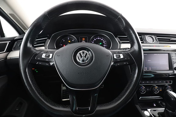 Volkswagen Passat Alltrack 19 of 30