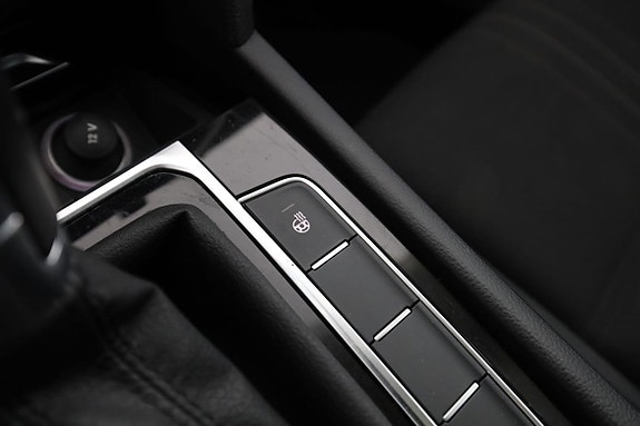 Volkswagen Passat Alltrack 29 of 30