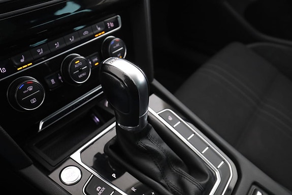 Volkswagen Passat Alltrack 28 of 30