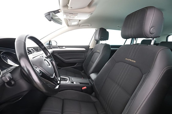 Volkswagen Passat Alltrack 11 of 30