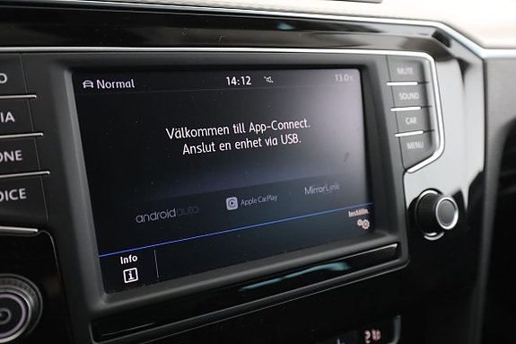 Volkswagen Passat Alltrack 22 of 30