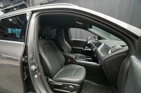Mercedes-Benz GLA250 e 16 of 19