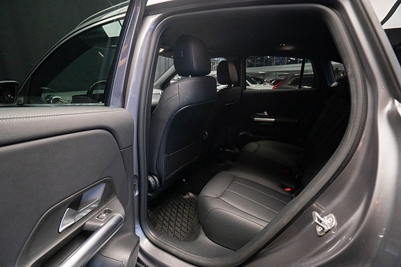 Mercedes-Benz GLA250 e 19 of 19