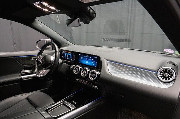Mercedes-Benz GLA250 e 17 of 19