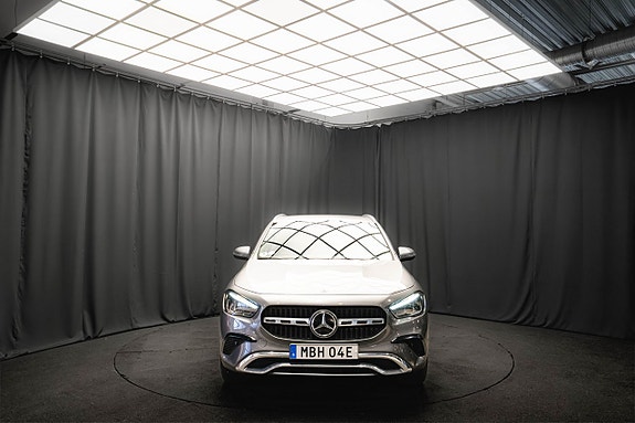 Mercedes-Benz GLA250 e 4 of 19