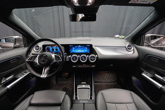Mercedes-Benz GLA250 e 13 of 19