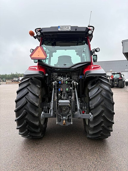 Valtra A105 / Lastare / skogsutrustad 7 of 10