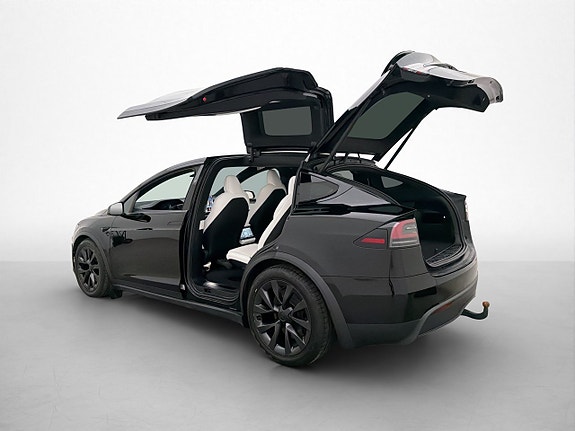 Tesla Model X 11 of 30