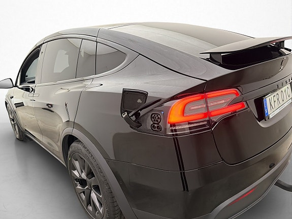 Tesla Model X 12 of 30